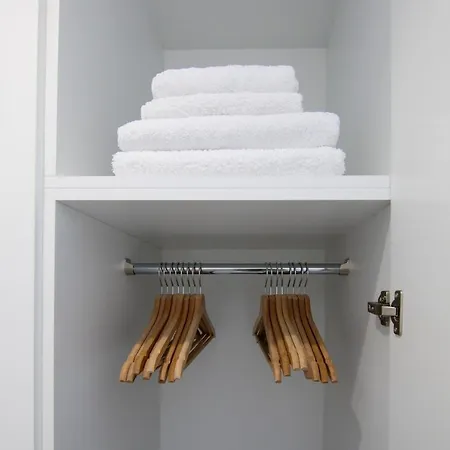 Phaedrus Living - Seaside Luxury Flat Harbour 102 *