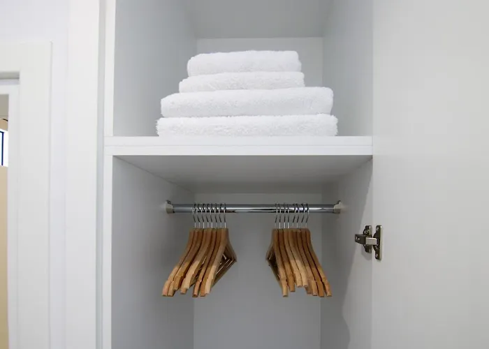 Phaedrus Living - Seaside Luxury Flat Harbour 102 *