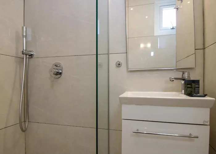 Phaedrus Living - Seaside Luxury Flat Harbour 102 * Πάφος