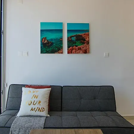 Phaedrus Living - Seaside Luxury Flat Harbour 102 *